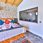Ulugoel 2 Bedroom Secluded With Private Pool Hot Tub