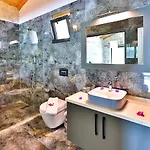 Ulugoel 2 Bedroom Secluded With Private Pool Hot Tub * Kalkan