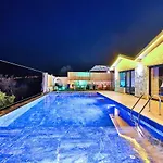 Villa Ulugoel 2 Bedroom Secluded With Private Pool Hot Tub *