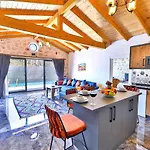 Ulugoel 2 Bedroom Secluded With Private Pool Hot Tub Villa *